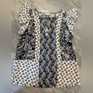 Tribal Black & White Patterned Flutter Sleeve Women's Top NWOT. NEVER WORN